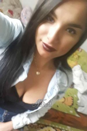 189467 - Yuliana Age: 25 - Colombia