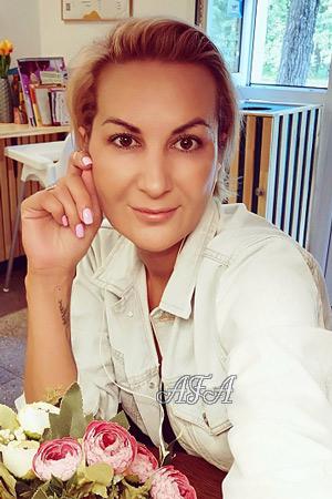 210244 - Olga Age: 42 - Russia